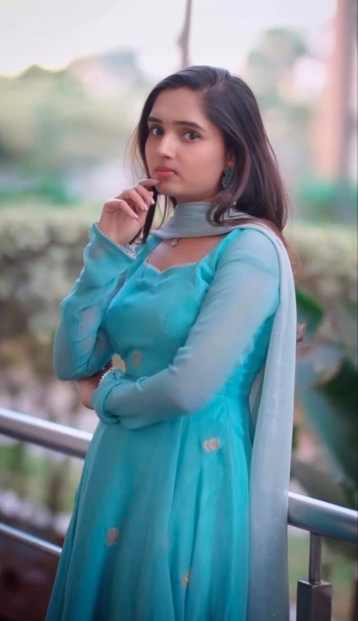 Aqua Flora Anarkali