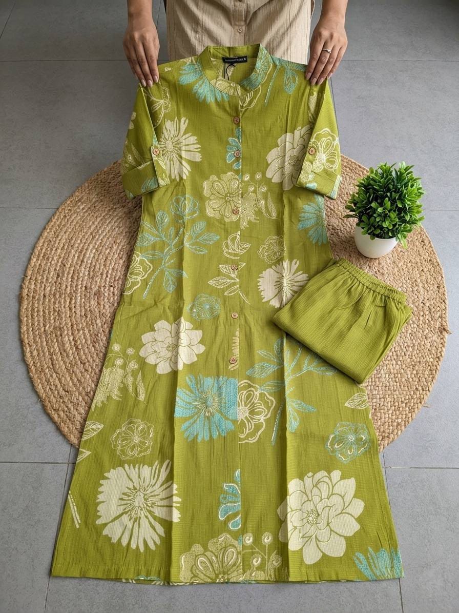Textured Cotton Floral Kurta Set with Pockets for Women